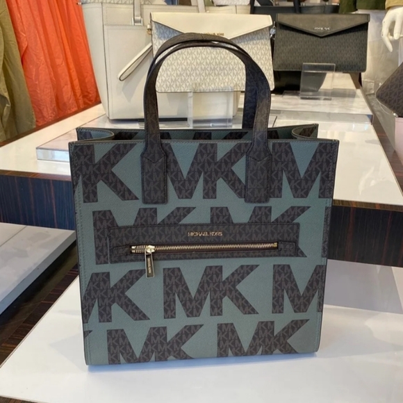 Michael Kors Kenly LG Tote